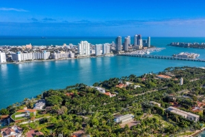 Miami: Crucero en yate de época por el horizonte de Miami,