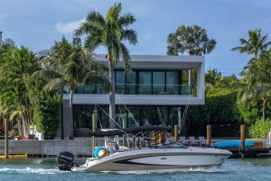 Miami: Crucero en yate de época por el horizonte de Miami,