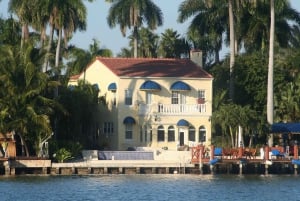 Miami: Millionaire Homes Boat Tour with Mojito Bar Onboard