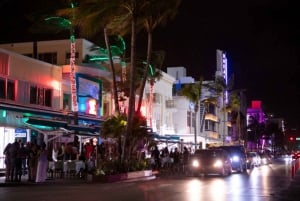 Miami: Party Bus - 5-Hour VIP Nightlife Tour