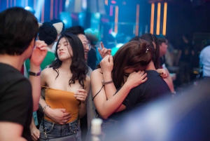 Miami: Boat Party Nightclub with Live DJ & Open Bar