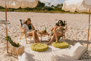 Miami: Petite Romance Private Beach Lounge and Picnic Set Up