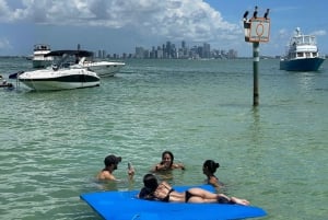 Miami: Power Boat and Sandbar Tour All Included