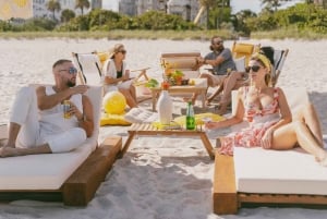 Miami: Private Beach Lounge and Picnic Set Up