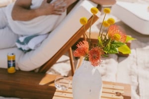 Miami: Private Beach Lounge and Picnic Set Up