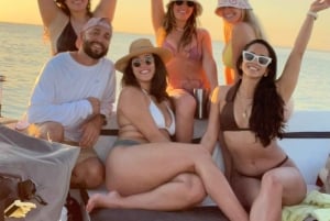 Майами: аренда частной лодки с шампанским и капитаном