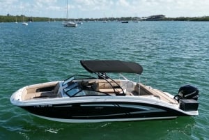Miami: Tour en barco privado por la costa de 29' con cubierta Sundeck
