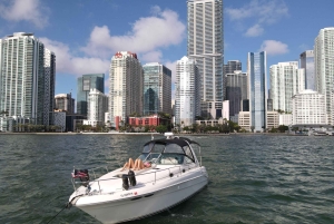 Miami: tour privado en barco con capitán y vistas del horizonte