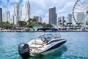 Miami: Private Boat Tour with Swimming Break