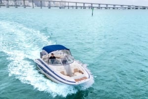 Miami: Passeio de barco particular com pausa para nadar