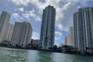 Miami: Private City Tour by Air-Conditioned Vehicle