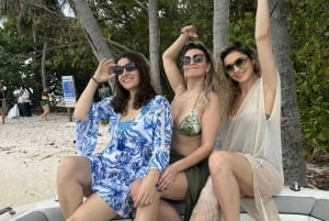 Miami: Guided Boat Tour with Champagne