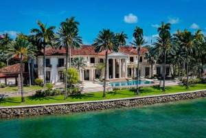 Miami: Private Boat Charter Guided and Tailored Experience