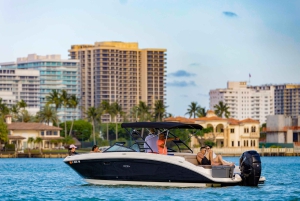 Miami: Private Boat Charter Guided and Tailored Experience