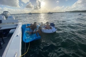 Miami: passeio de barco ao pôr do sol com garrafa de champanhe