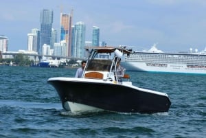 Miami: Private Tailored Sightseeing Boat Tour