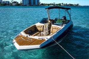 Miami: Private Tailored Sightseeing Boat Tour