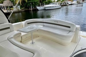 Miami: Private Yacht Charter with Drinks
