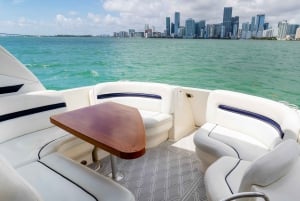 Miami: Private Yacht Cruise with Champagne
