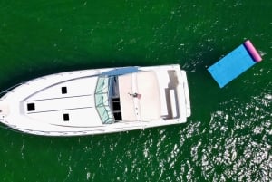 Miami: Excursión Privada en Yate de Alquiler con Champán y Snorkel