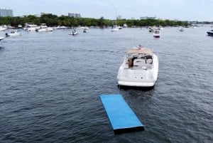 Miami: Excursión Privada en Yate de Alquiler con Champán y Snorkel