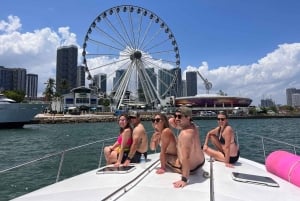 Miami: Excursión Privada en Yate de Alquiler con Champán y Snorkel