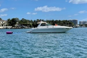 Miami: Excursión Privada en Yate de Alquiler con Champán y Snorkel