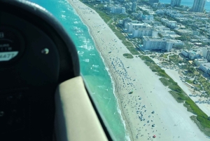 Miami: Romantic 1-Hour Private Flight Tour with Champagne