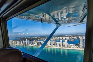 Miami: Romantic 1-Hour Private Flight Tour with Champagne