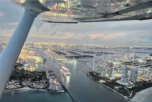 Miami: Romantic 1-Hour Private Flight Tour with Champagne