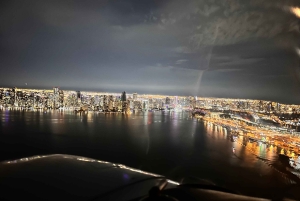 Miami: Romantic 1-Hour Private Flight Tour with Champagne