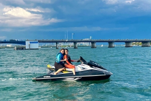 Miami: ¡Aventura en el mar! Alquiler de motos acuáticas+30min de tour en barco incluido