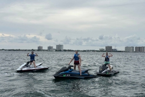 Miami: Havsäventyr! Jetski-uthyrning + 30 min båttur ingår