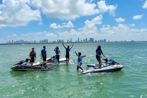 Miami: Havsäventyr! Jetski-uthyrning + 30 min båttur ingår