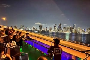 Miami: Passeio turístico noturno em ônibus aberto com guia ao vivo