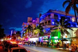 Miami: Passeio turístico noturno em ônibus aberto com guia ao vivo