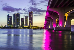 Croisière au coucher du soleil avec champagne à Miami Très bien notée pour ses vues sur la ligne d'horizon
