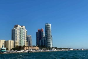 Miami: Sunset Cruise through Biscayne Bay and South Beach