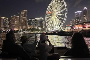 Location d'un yacht pour une fête inoubliable à Miami (jusqu'à 32 personnes)