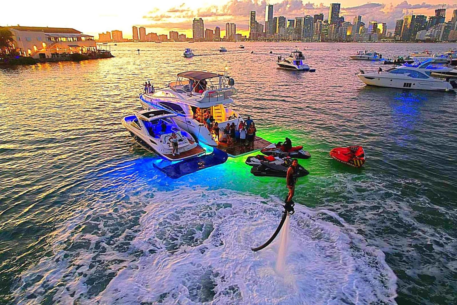 Miami Yacht Vuokraus Jetski, melontalaudat, Inflatables kanssa