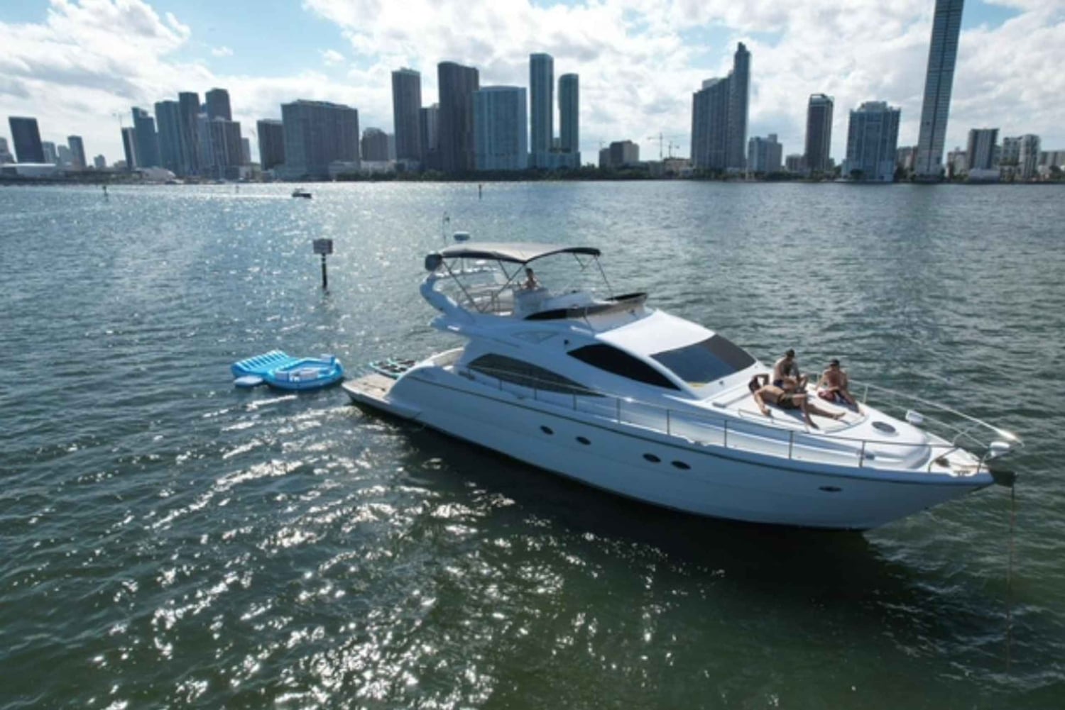 Miami Yacht Vuokraus Jetski, melontalaudat, Inflatables kanssa