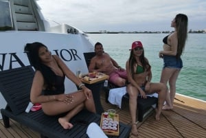 Miami Yacht Vuokraus Jetski, melontalaudat, Inflatables kanssa