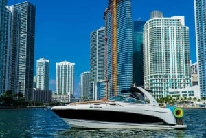 Miami: Private Yacht cruise and Tour with a captain