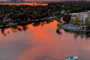 Yksityinen auringonlasku- ja yöristeily Miamissa, josta on näkymät taivaanrantaan