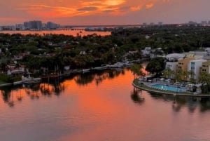 Crucero privado nocturno y al atardecer en Miami con vistas al skyline