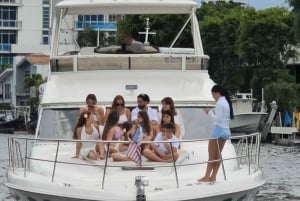 Private Yacht cruise, Biscayne Bay, Miami Beach. 52Ft