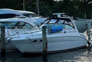 ⭐️⭐️⭐️⭐️⭐️ Private 🛥️ Yacht Rentals ⏰ 4h 🍾 Champagne gift