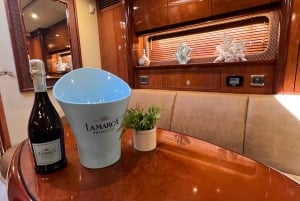 ⭐️⭐️⭐️⭐️⭐️ Privat 🛥️ Yachtutleie ⏰ 4 timer 🍾 Champagnegave
