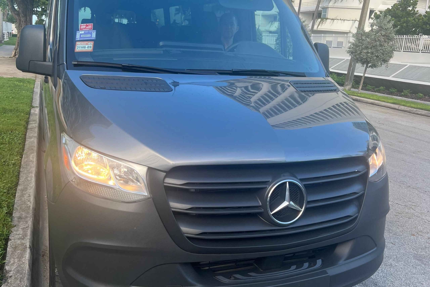 Transfer z lotniska/hotelu Miami do portu w Miami lub hotelu 14 osób