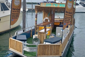 Rejsy wycieczkowe łodzią Tiki Cat z Biscayne Boat Charters & Yachts